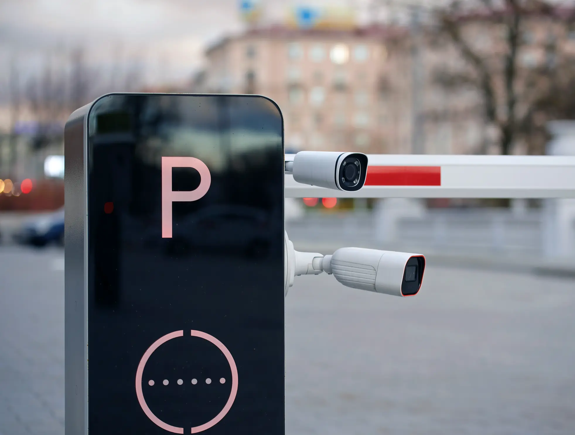 Gestión de parkings con lectores de matrículas y barreras